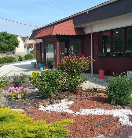 Le Magiot Hotel Montliot-et-Courcelles Exterior photo