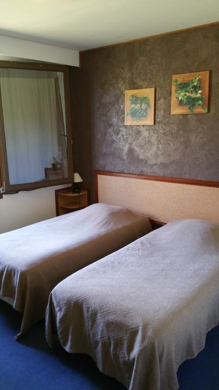 Le Magiot Hotel Montliot-et-Courcelles Room photo