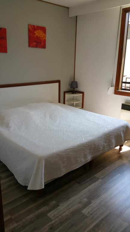 Le Magiot Hotel Montliot-et-Courcelles Room photo