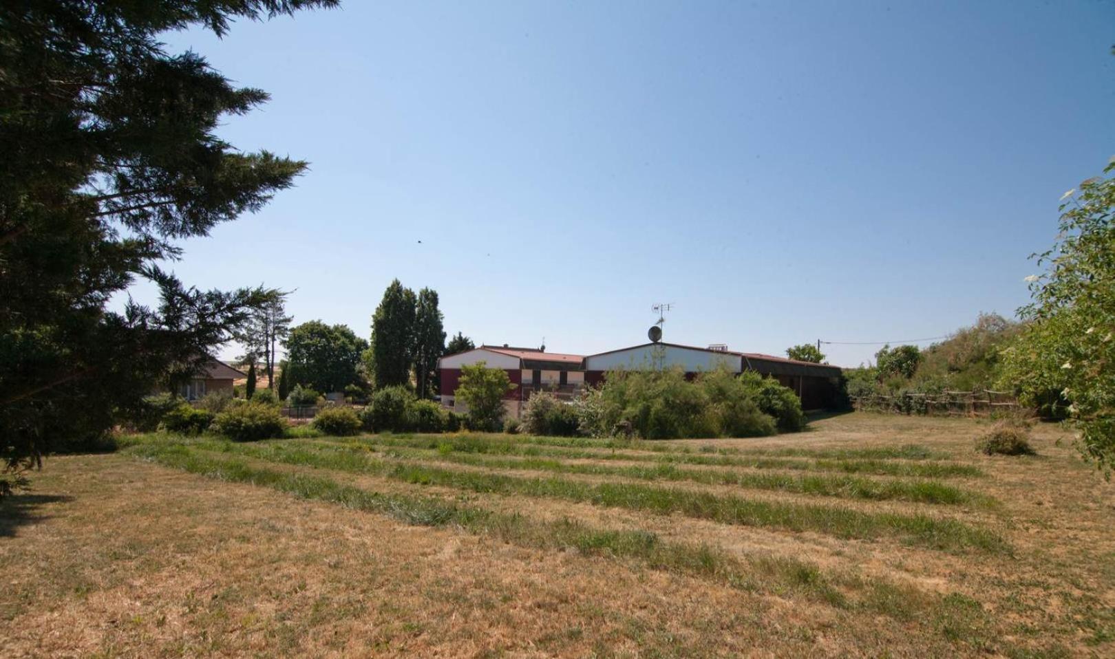 Le Magiot Hotel Montliot-et-Courcelles Exterior photo